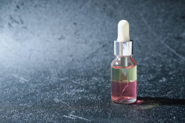 Co to jest serum do twarzy i czym różni się od kremu?