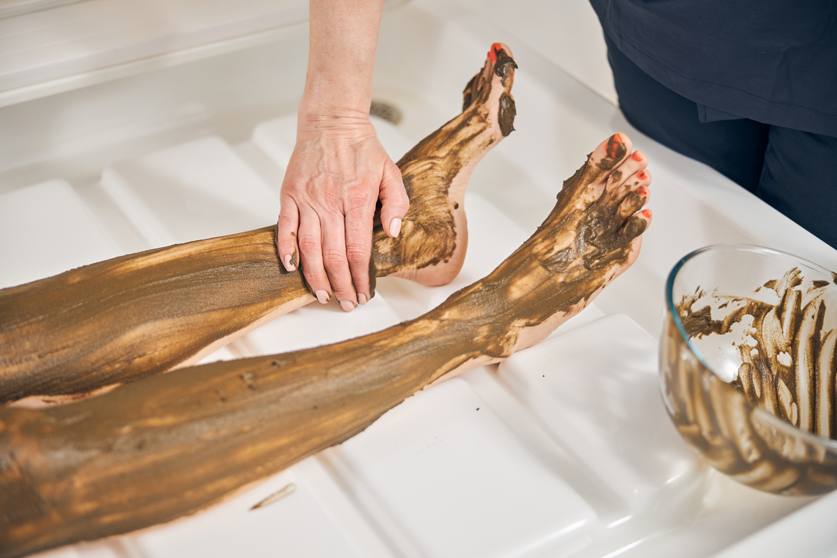 Nogi pokryte peelingiem do nóg domowej roboty