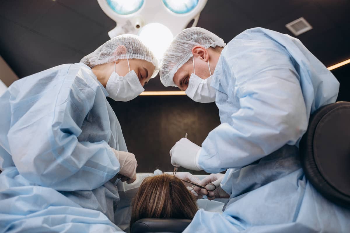 Jak wygląda przeszczep włosów