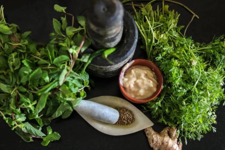 Kiedy pić zioła? Przed czy po jedzeniu?