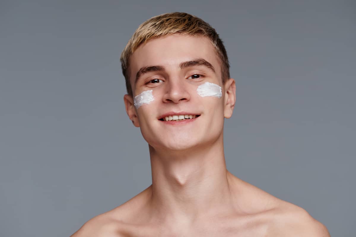 Kosmetyki do pielęgnacji twarzy dla nastolatków