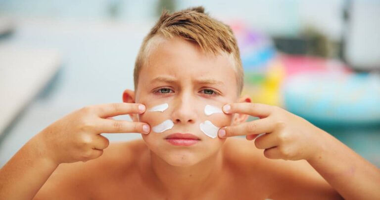 Kosmetyki dla Nastoletnich Chłopców: Praktyczny Przewodnik