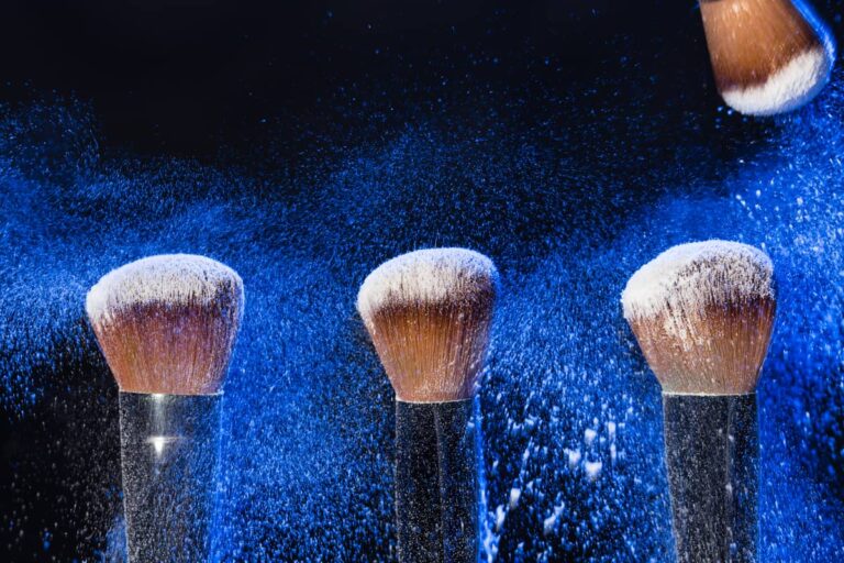 Jak skutecznie myć pędzle do makijażu: Praktyczny przewodnik